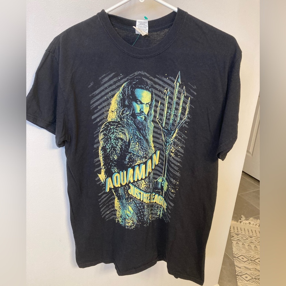 Aquaman movie Jason Mamoa Justice League Graphic T Shirt size medium